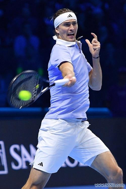 ATP总决赛兹维列夫赢开门红 阿尔卡拉斯爆冷输球