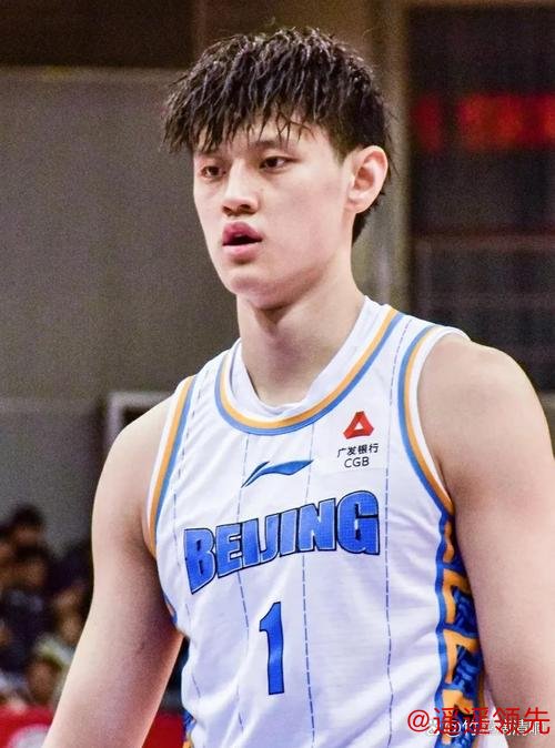 曾凡博决定留国内！首钢豪掷1100万，这待遇谁能承受